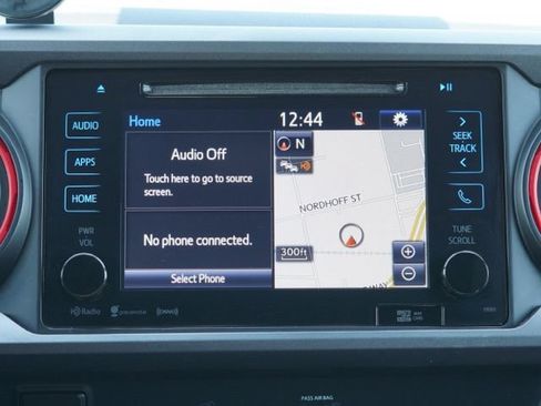 Used 2019 Toyota Tacoma TRD Off-Road w/ Technology Package AWD/4WD image 32