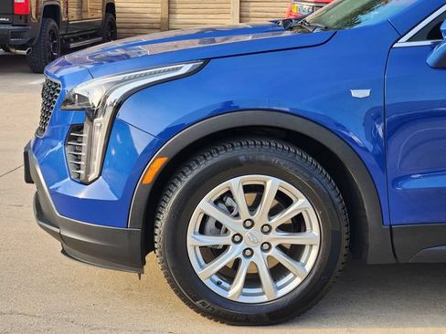Used 2023 Cadillac XT4 Luxury w/ Cold Weather Package FWD image 15