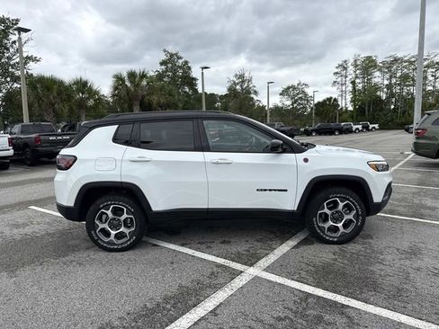 Used 2022 Jeep Compass Trailhawk w/ Trailhawk Elite Group image 2