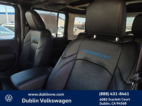 Used 2023 Jeep Wrangler Unlimited Rubicon 4xe w/ Cold Weather Group AWD/4WD image 18