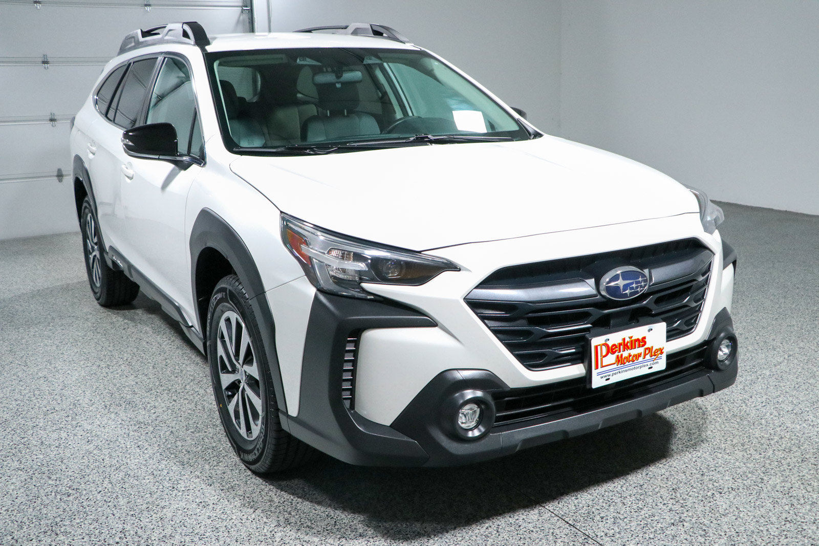 Used 2024 Subaru Outback Premium AWD/4WD image 5