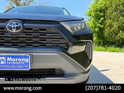 Used 2021 Toyota RAV4 LE AWD/4WD image 4