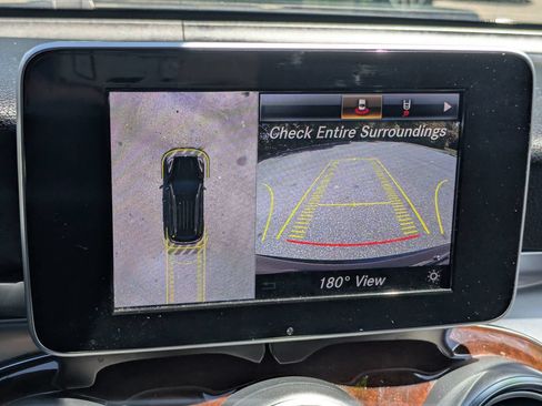 Used 2019 Mercedes-Benz GLC 300 4MATIC image 21
