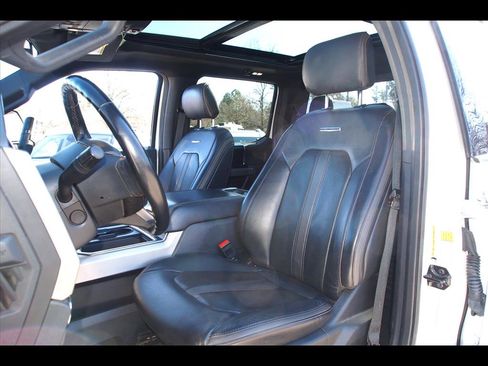 Used 2022 Ford F450 Platinum w/ FX4 Off-Road Package image 17