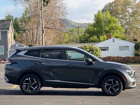 Used 2023 Kia Sportage LX AWD/4WD image 4