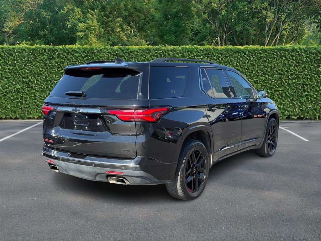 Used 2022 Chevrolet Traverse Premier w/ Redline Edition AWD/4WD image 3