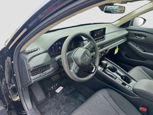 Certified 2025 Honda Accord LX image 7