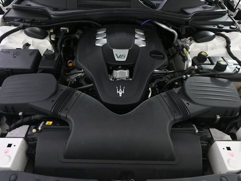 Used 2017 Maserati Ghibli RWD image 24