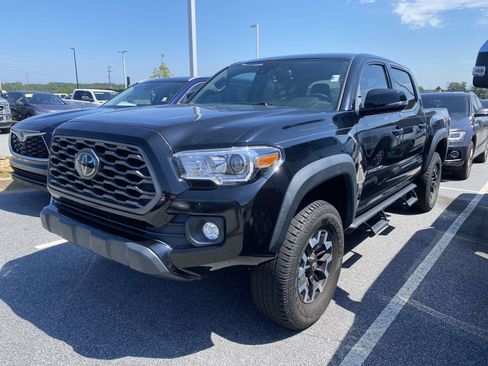 Used 2021 Toyota Tacoma TRD Off-Road AWD/4WD image 3