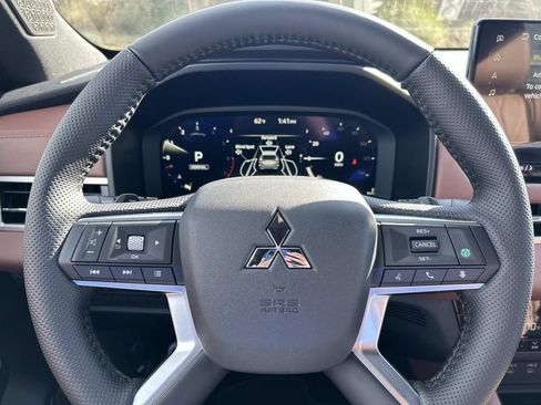 New 2026 Mitsubishi Outlander SEL image 33