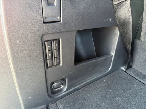 Used 2023 Ford Expedition Limited AWD/4WD image 17