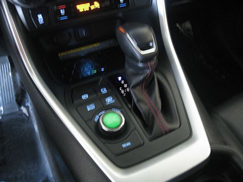 Used 2021 Toyota RAV4 XSE w/ Premium Package image 19