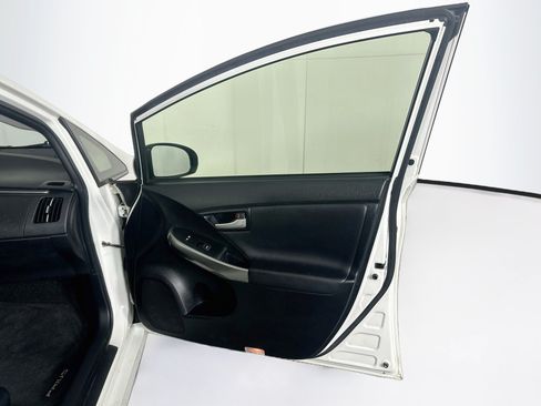 Used 2015 Toyota Prius Persona Series FWD image 30