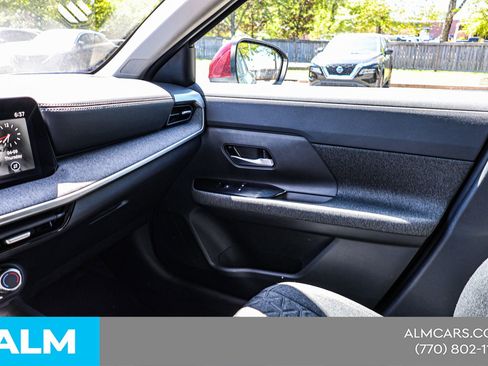 Used 2025 Nissan Kicks SV w/ SV Premium Package FWD image 39
