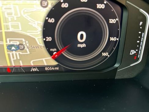 Certified 2024 Volkswagen Tiguan SEL R-Line image 23