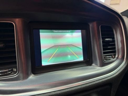 Used 2019 Dodge Charger SXT RWD image 18