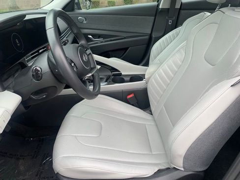 Certified 2024 Hyundai Elantra Limited image 11