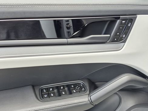 New 2026 Porsche Cayenne S AWD/4WD image 17