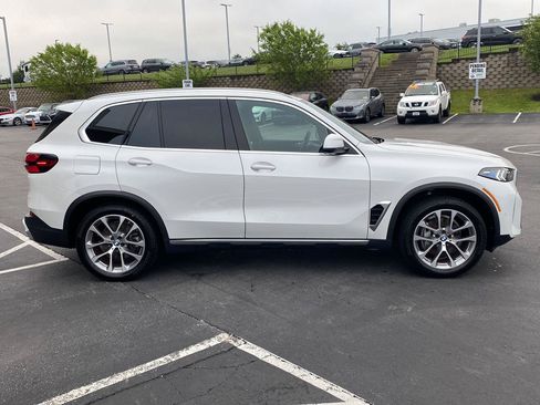 Used 2026 BMW X5 xDrive40i w/ Climate Comfort Package AWD/4WD image 3