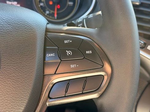 Used 2022 Jeep Cherokee Trailhawk w/ Sun & Sound Group AWD/4WD image 18