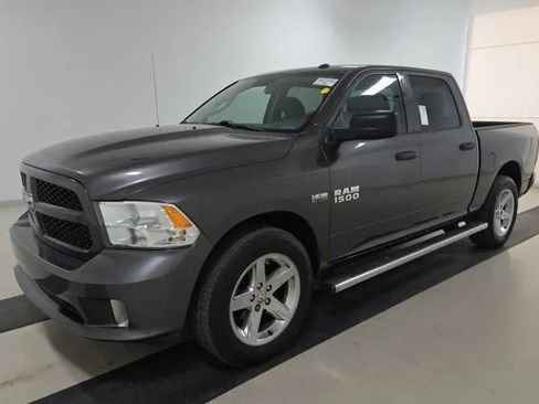 Used 2017 RAM 1500 Express RWD image 1
