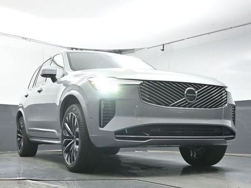 New 2026 Volvo XC90 B5 Plus w/ Protection Package Premier AWD/4WD image 34