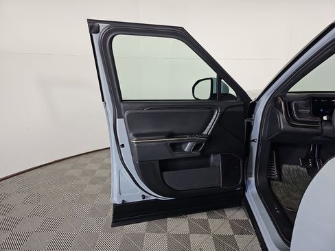 Used 2023 Rivian R1S Adventure image 16