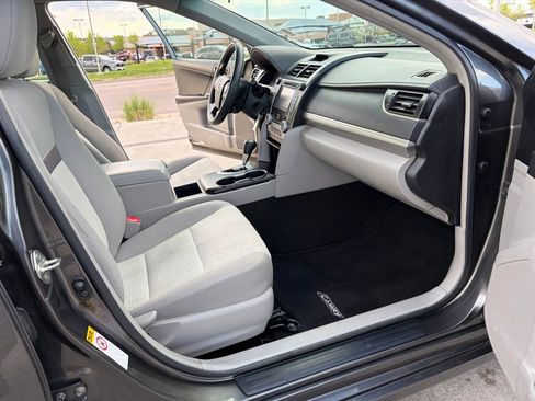 Used 2014 Toyota Camry FWD image 21