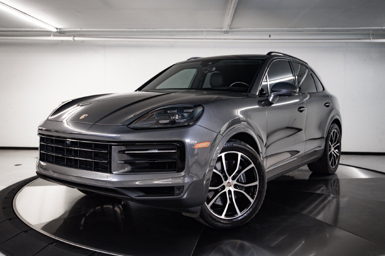 Certified 2024 Porsche Cayenne AWD/4WD image 1