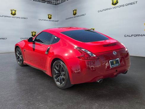 Used 2018 Nissan 370Z Coupe RWD image 3