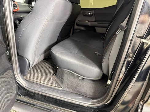 Used 2019 Toyota Tacoma TRD Off-Road image 21