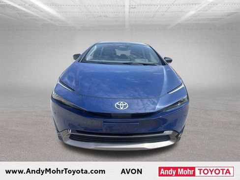Used 2024 Toyota Prius XLE FWD image 2