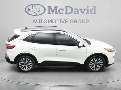 Used 2020 Ford Escape Titanium w/ Titanium Premium Package 2.0 FWD image 39