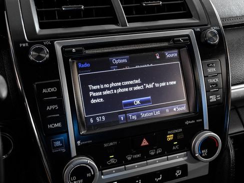 Used 2014 Toyota Camry SE w/ Leather Package image 31