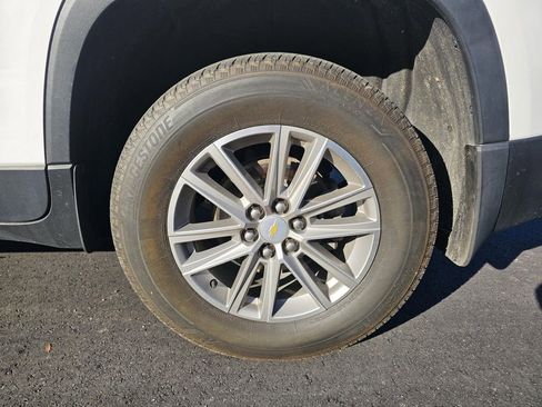 Used 2022 Chevrolet Traverse LT w/ LPO, Floor Liner Package image 10