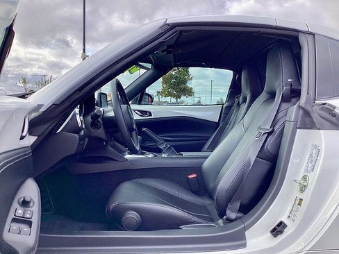 Used 2021 MAZDA MX-5 Miata RF Grand Touring image 9