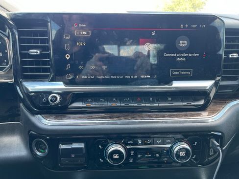 Used 2023 GMC Sierra 1500 Elevation w/ Elevation Premium Package AWD/4WD image 12