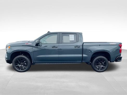 Used 2025 Chevrolet Silverado 1500 LT Trail Boss w/ Convenience Package II AWD/4WD image 5