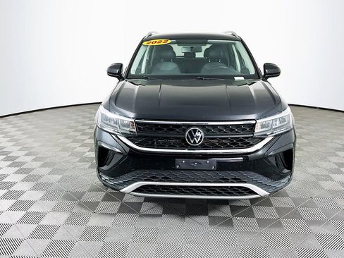 Used 2022 Volkswagen Taos SE image 4