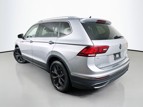 Used 2024 Volkswagen Tiguan SE w/ Panoramic Sunroof Package AWD/4WD image 5