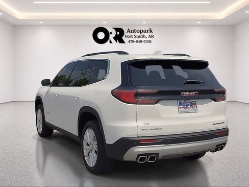 Used 2024 GMC Acadia Elevation w/ Luxury Package FWD image 4