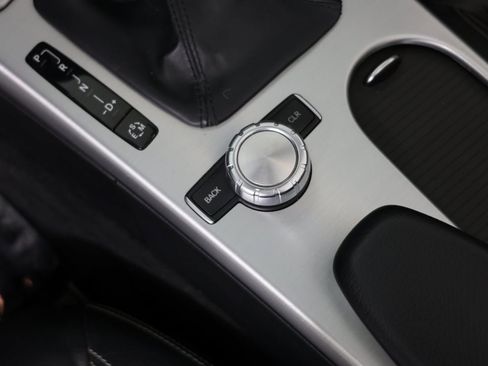 Used 2014 Mercedes-Benz SLK 250 image 23