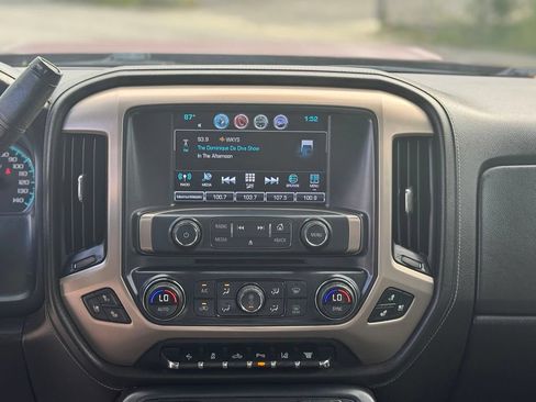 Used 2017 GMC Sierra 2500 Denali w/ Duramax Plus Package AWD/4WD image 11