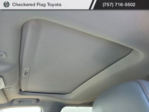 Used 2023 Toyota Highlander Bronze Edition AWD/4WD image 9