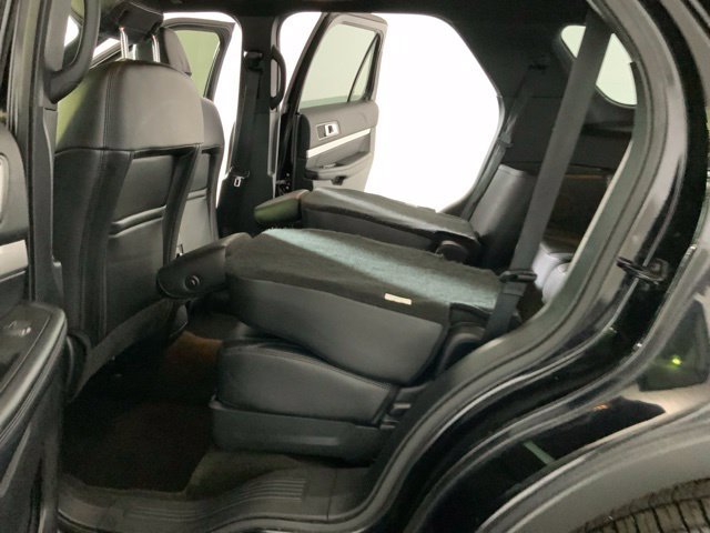 Used 2017 Ford Explorer XLT w/ Equipment Group 202A AWD/4WD image 36