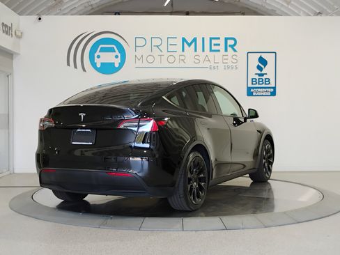 Used 2021 Tesla Model Y 2WD image 39