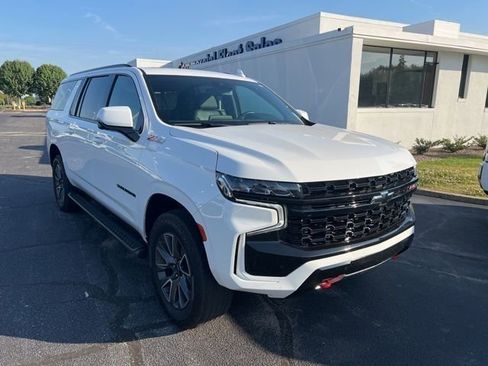Used 2024 Chevrolet Suburban Z71 w/ Luxury Package AWD/4WD image 1
