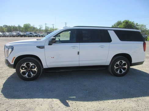 New 2026 GMC Yukon XL AT4 AWD/4WD image 7