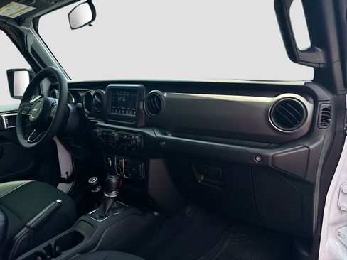Used 2023 Jeep Gladiator Sport AWD/4WD image 30