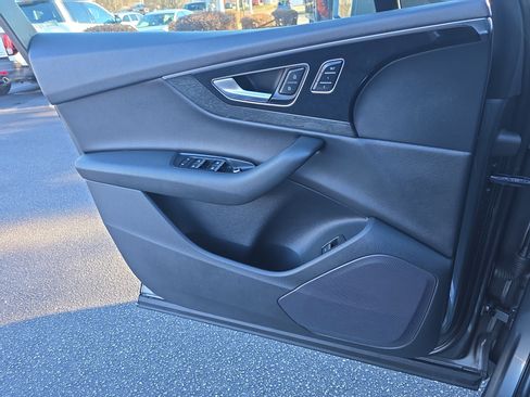 Used 2017 Audi Q7 3.0T Premium Plus image 29